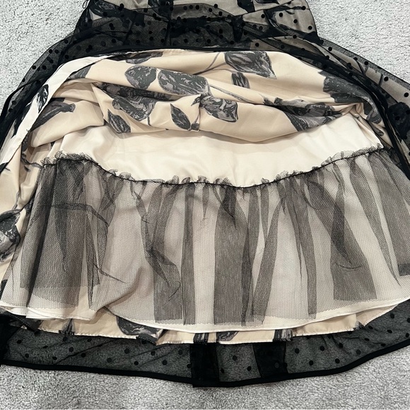 Eliza J Women’s Sz 4 Swiss Dot Floral Mesh Overlay Fit & Flare Dress Black - Picture 7 of 12